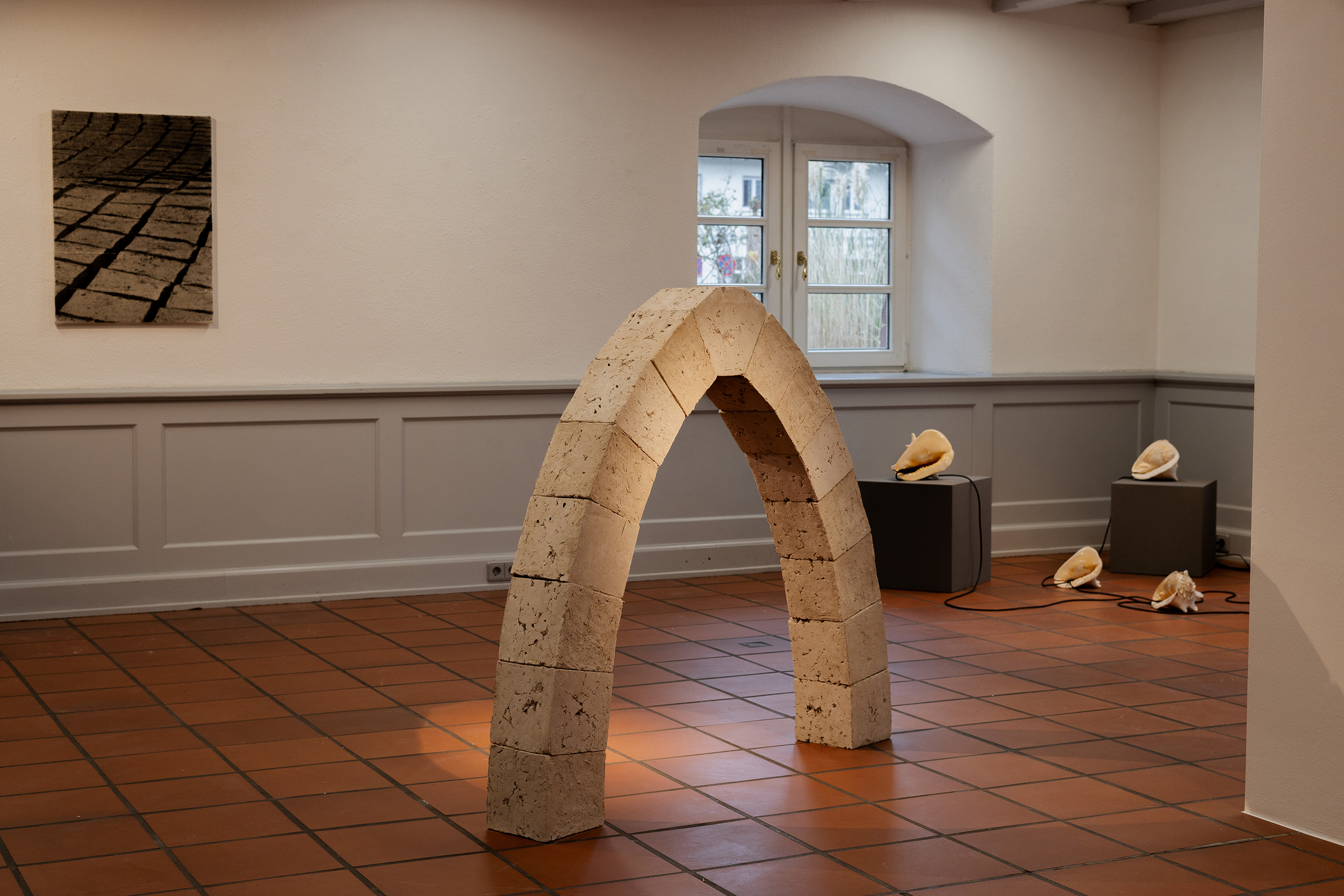 Essentially, an arch. Victor Sala