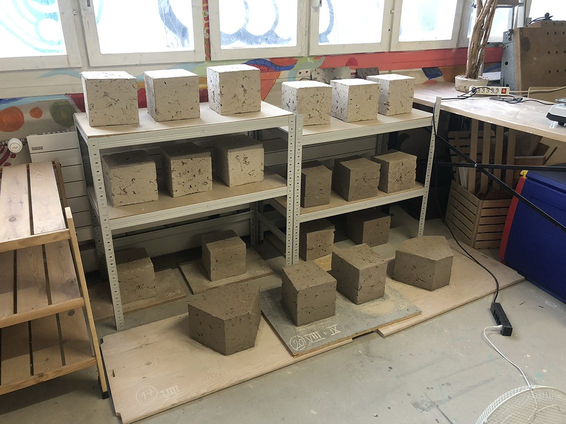 Essentially, an arch. Victor Sala