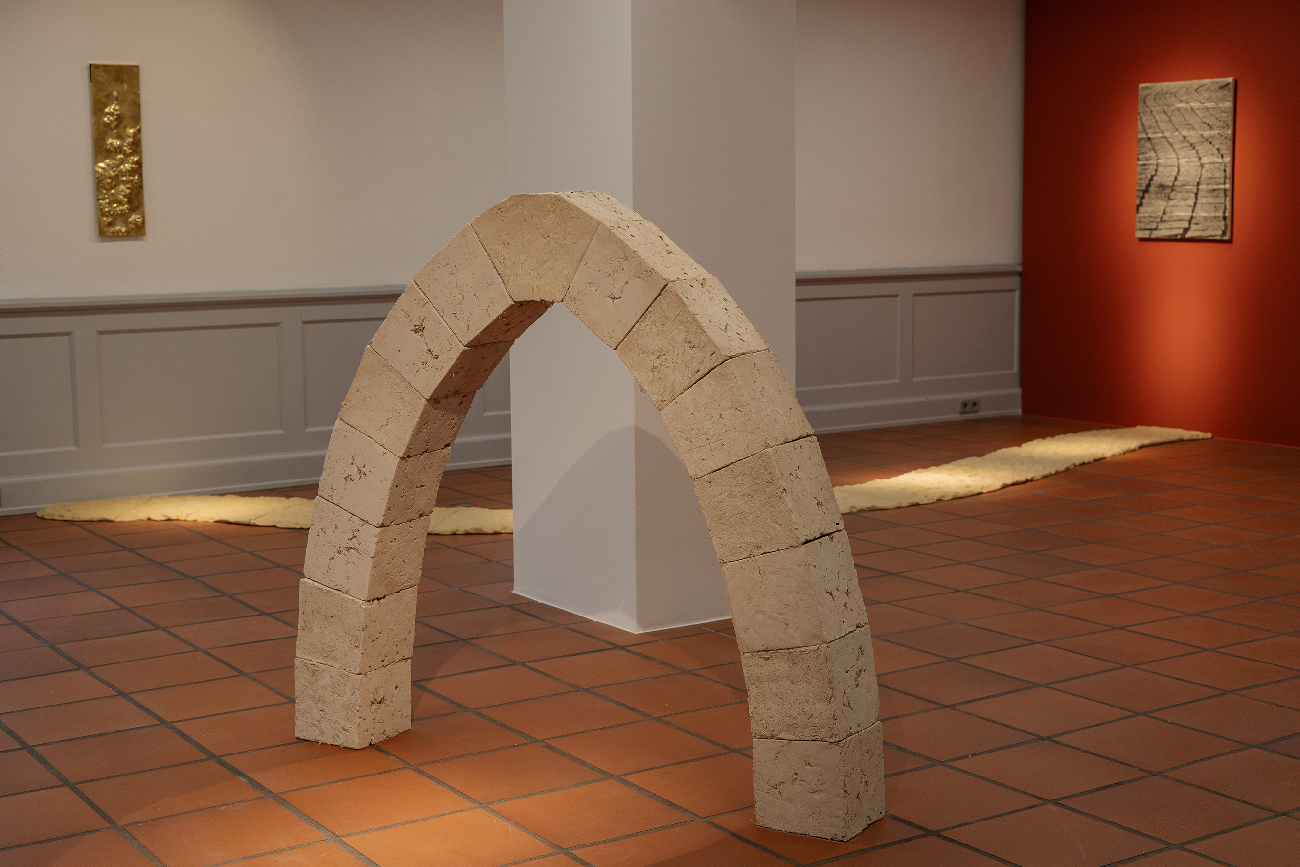 Essentially, an arch. Victor Sala