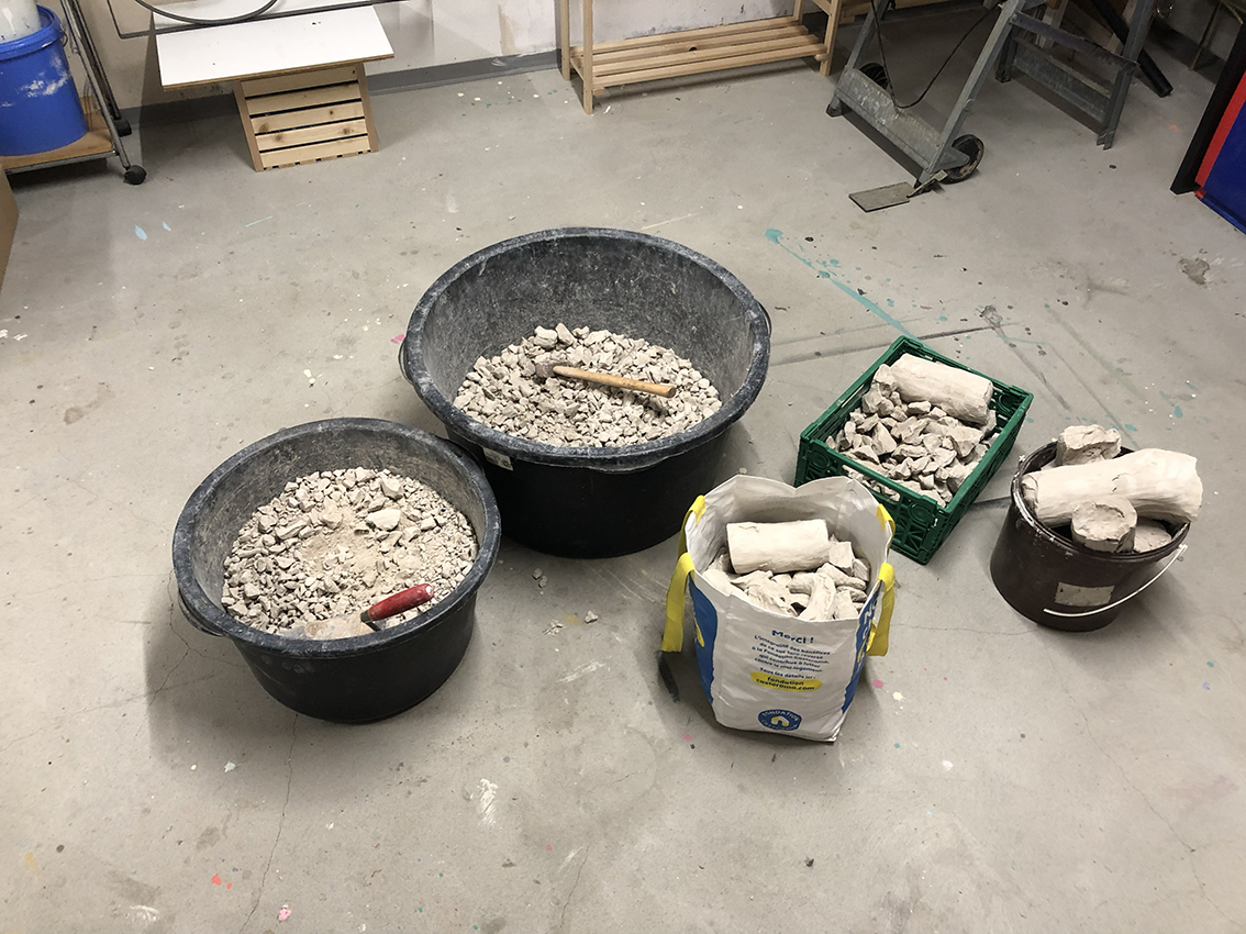 Essentially, an arch. Victor Sala